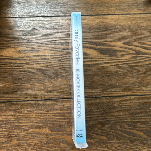 10 movies family favorites (3 DVDs) The case is broken. - Picture 5 of 6